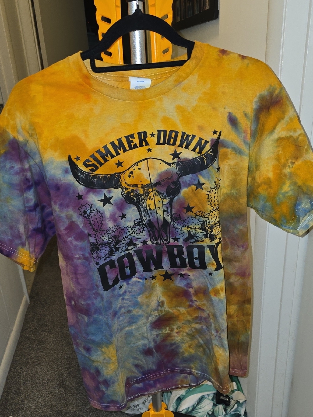 $5 - MUST BUNDLENWT Salem Sisters Yellow, Purple & Blue Tie-Dye Cowboy Skull Tee